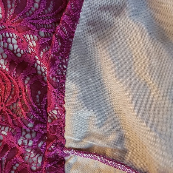 🆕️Ladies lace top. - Picture 5 of 5